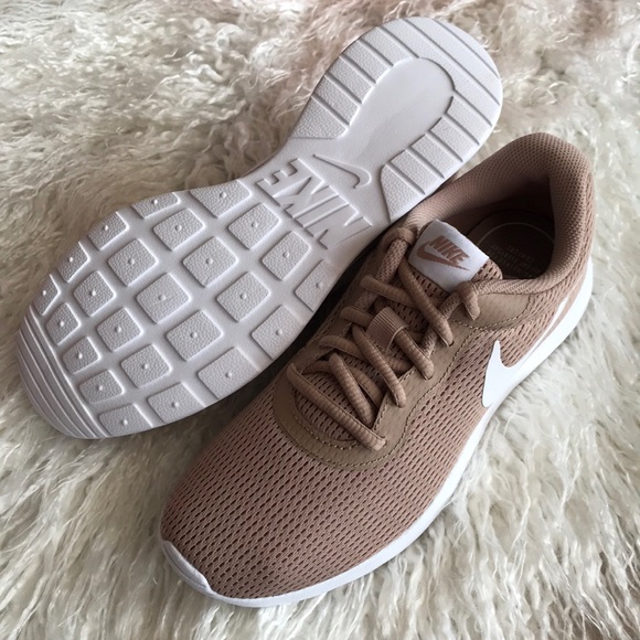 NWT Nike tanjun - Picture 7 of 7